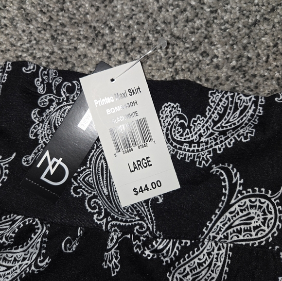 New Directions Black and White Maxi Skirt - Picture 2 of 3